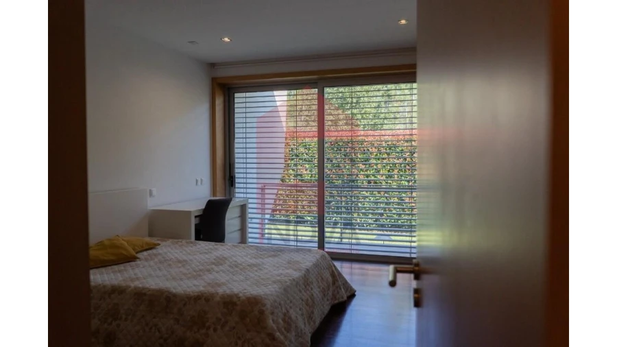 Moradia T4 para Venda em Sabariz Foto 12