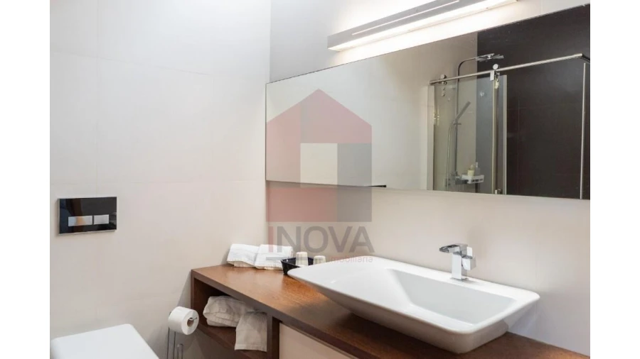 Moradia T4 para Venda em Sabariz Foto 16