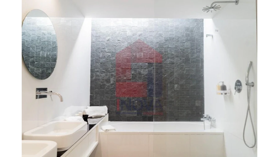 Moradia T4 para Venda em Sabariz Foto 21