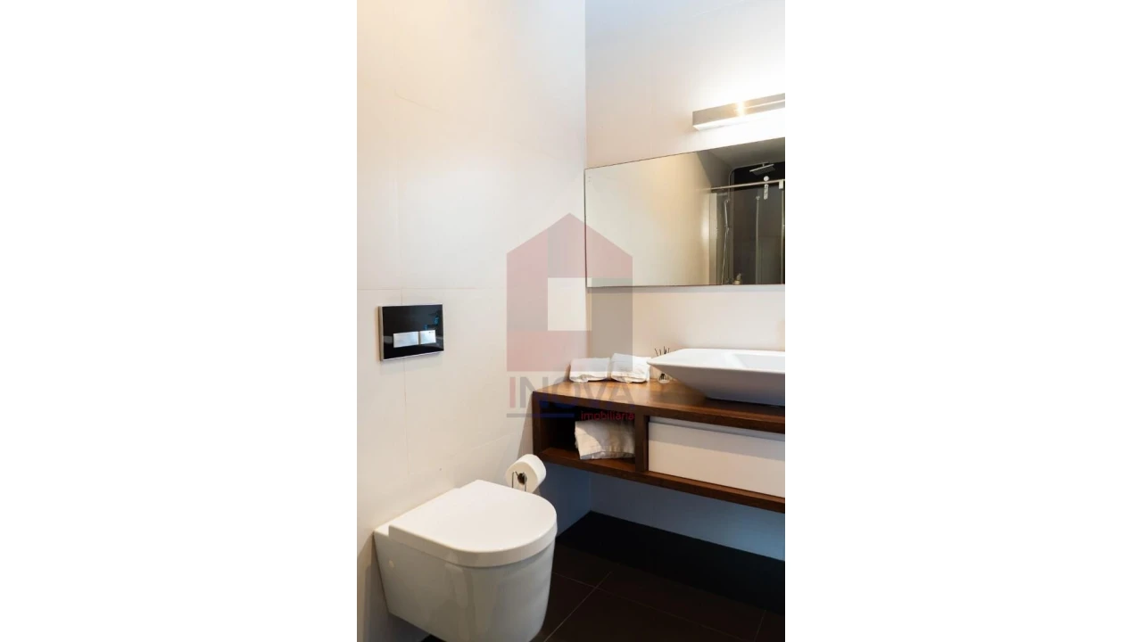 Moradia T4 para Venda em Sabariz Foto 8