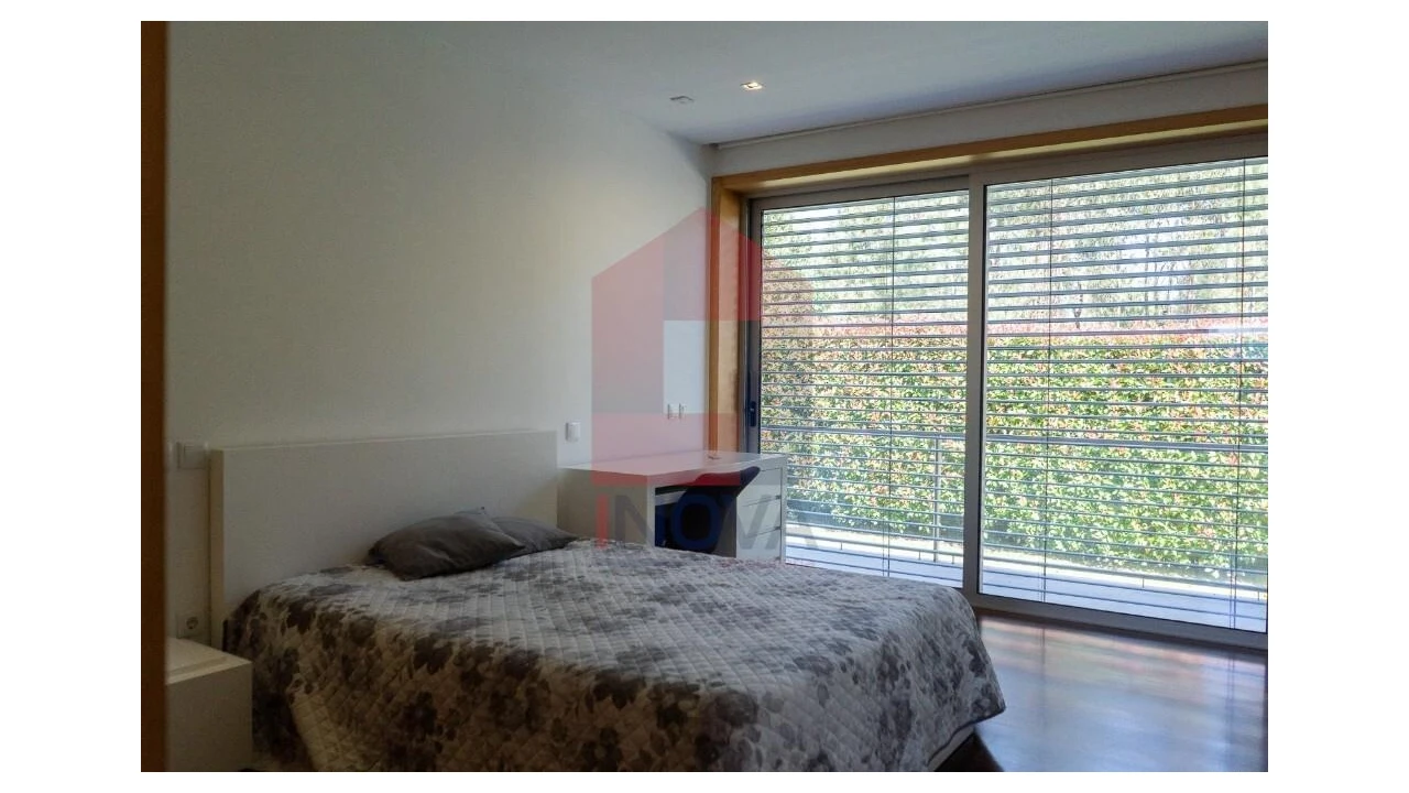 Moradia T4 para Venda em Sabariz Foto 17