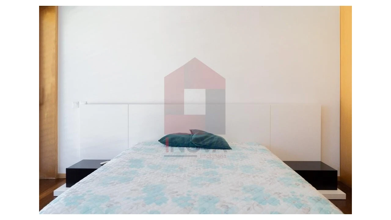 Moradia T4 para Venda em Sabariz Foto 22