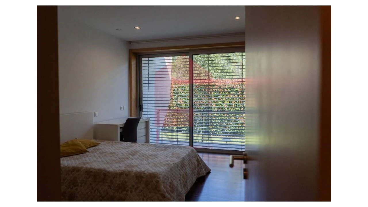 Moradia T4 para Venda em Sabariz Foto 12