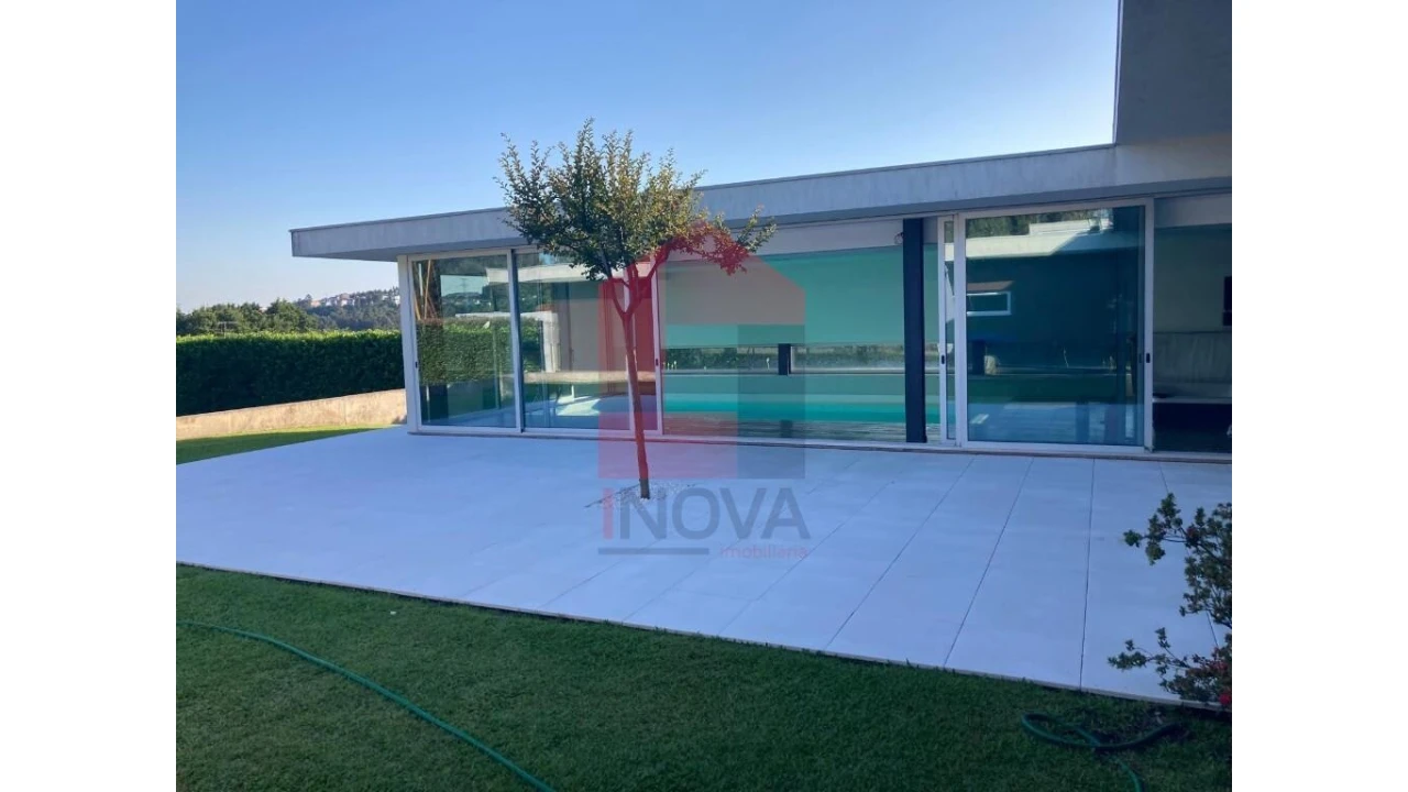 Moradia T4 para Venda em Sabariz Foto 35