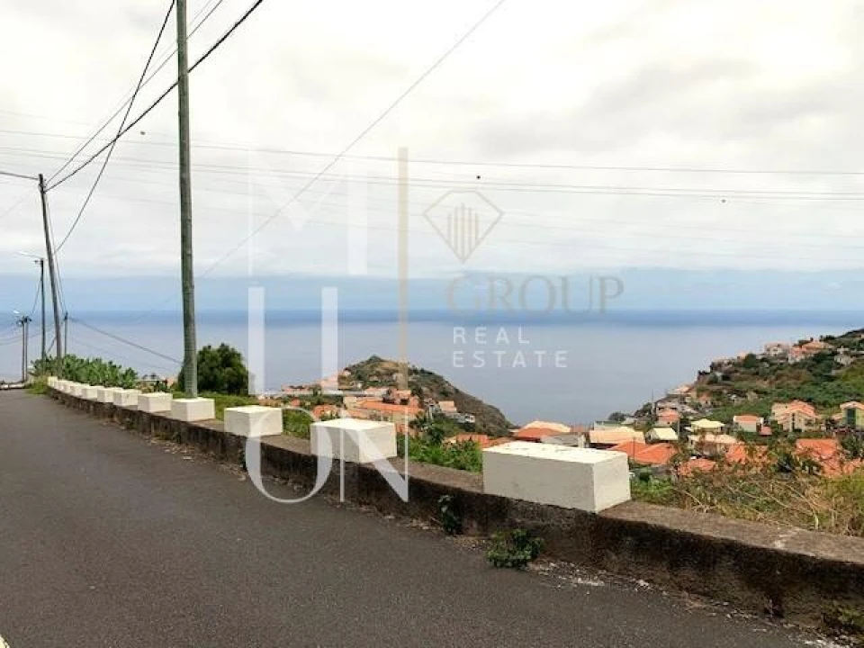 Terreno para Venda em Ribeira Brava Foto 2