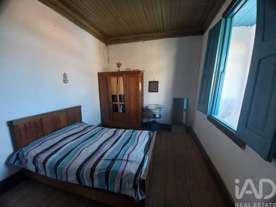 Moradia T4 para Venda em Veiga de Lila Foto 18