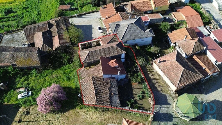 Moradia T4 para Venda em Veiga de Lila Foto 5