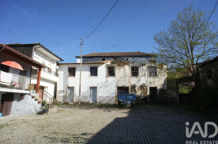 Moradia T4 para Venda em Veiga de Lila Foto 23