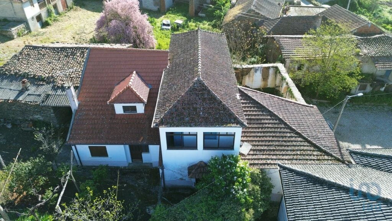 Moradia T4 para Venda em Veiga de Lila Foto 2