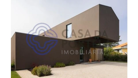Moradia T4 para Venda em Madalena