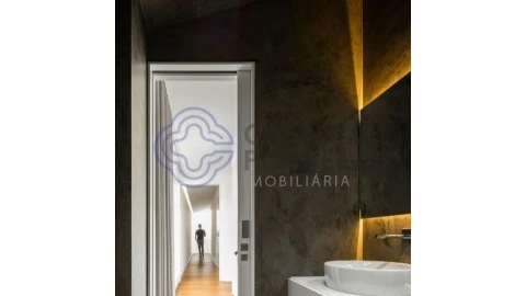 Moradia T4 para Venda em Madalena