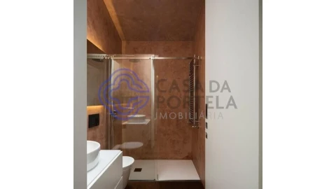 Moradia T4 para Venda em Madalena