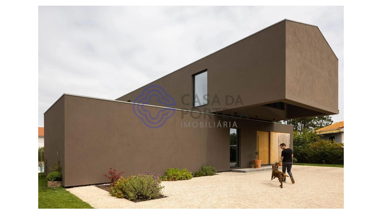 Moradia T4 para Venda em Madalena Foto 12