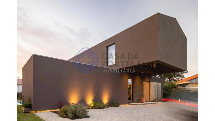 Moradia T4 para Venda em Madalena Foto 3