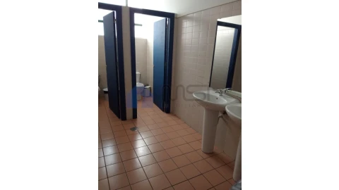 Armazém para Arrendamento em Paranhos