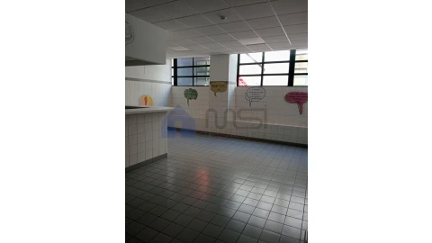 Armazém para Arrendamento em Paranhos