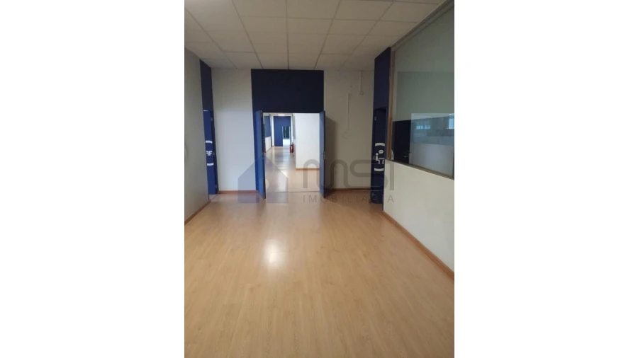 Armazém para Arrendamento em Paranhos Foto 5