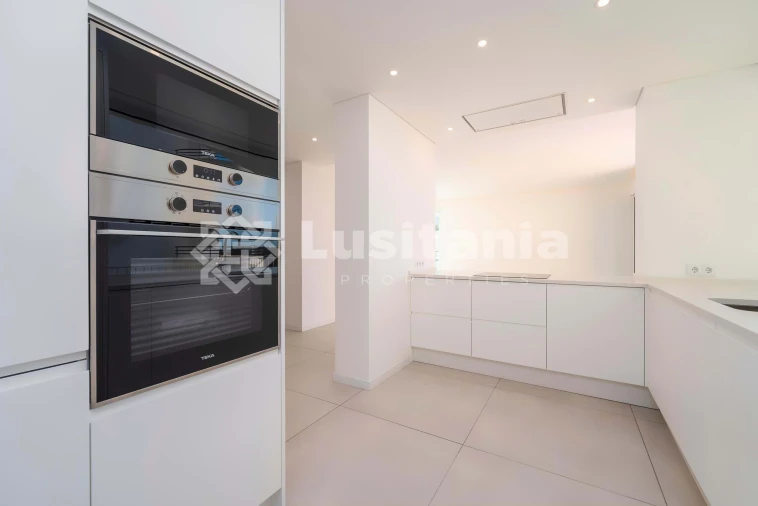 Apartamento T3 para Venda em Quarteira Foto 8