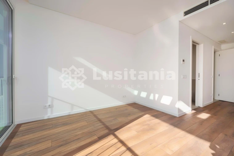 Apartamento T3 para Venda em Quarteira Foto 25