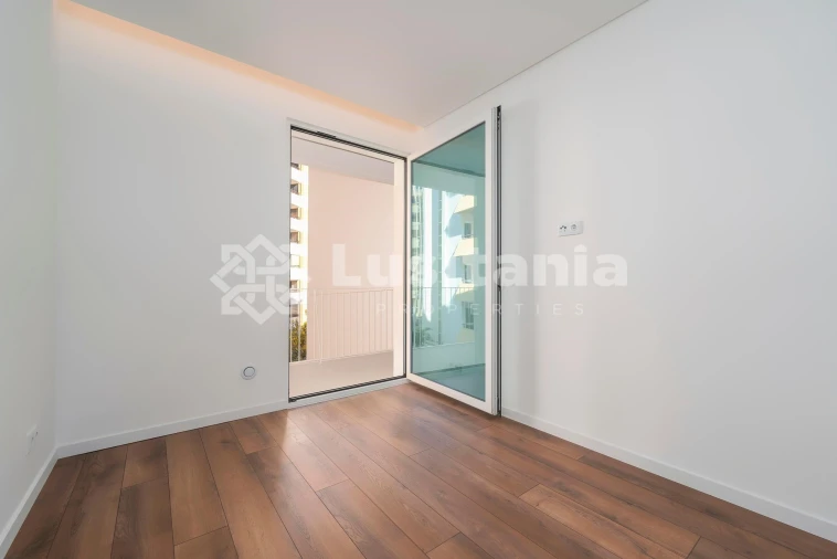 Apartamento T3 para Venda em Quarteira Foto 14