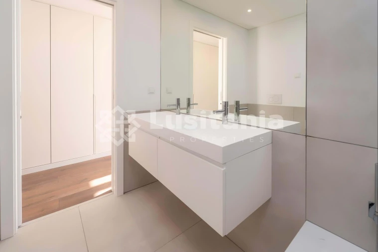 Apartamento T3 para Venda em Quarteira Foto 23