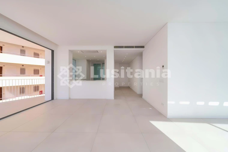 Apartamento T3 para Venda em Quarteira Foto 11