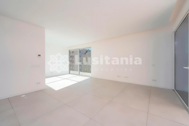 Apartamento T3 para Venda em Quarteira Foto 32