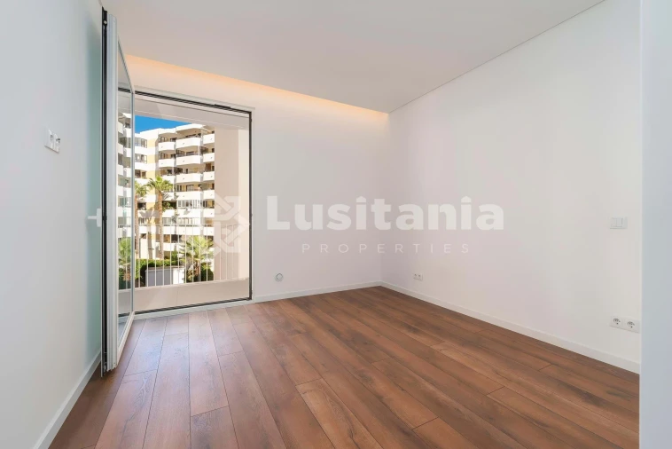 Apartamento T3 para Venda em Quarteira Foto 16