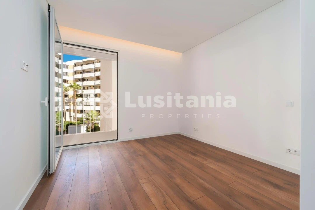 Apartamento T3 para Venda em Quarteira Foto 16