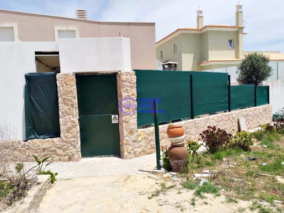 Moradia T4 para Venda em Armação de Pera Foto 2