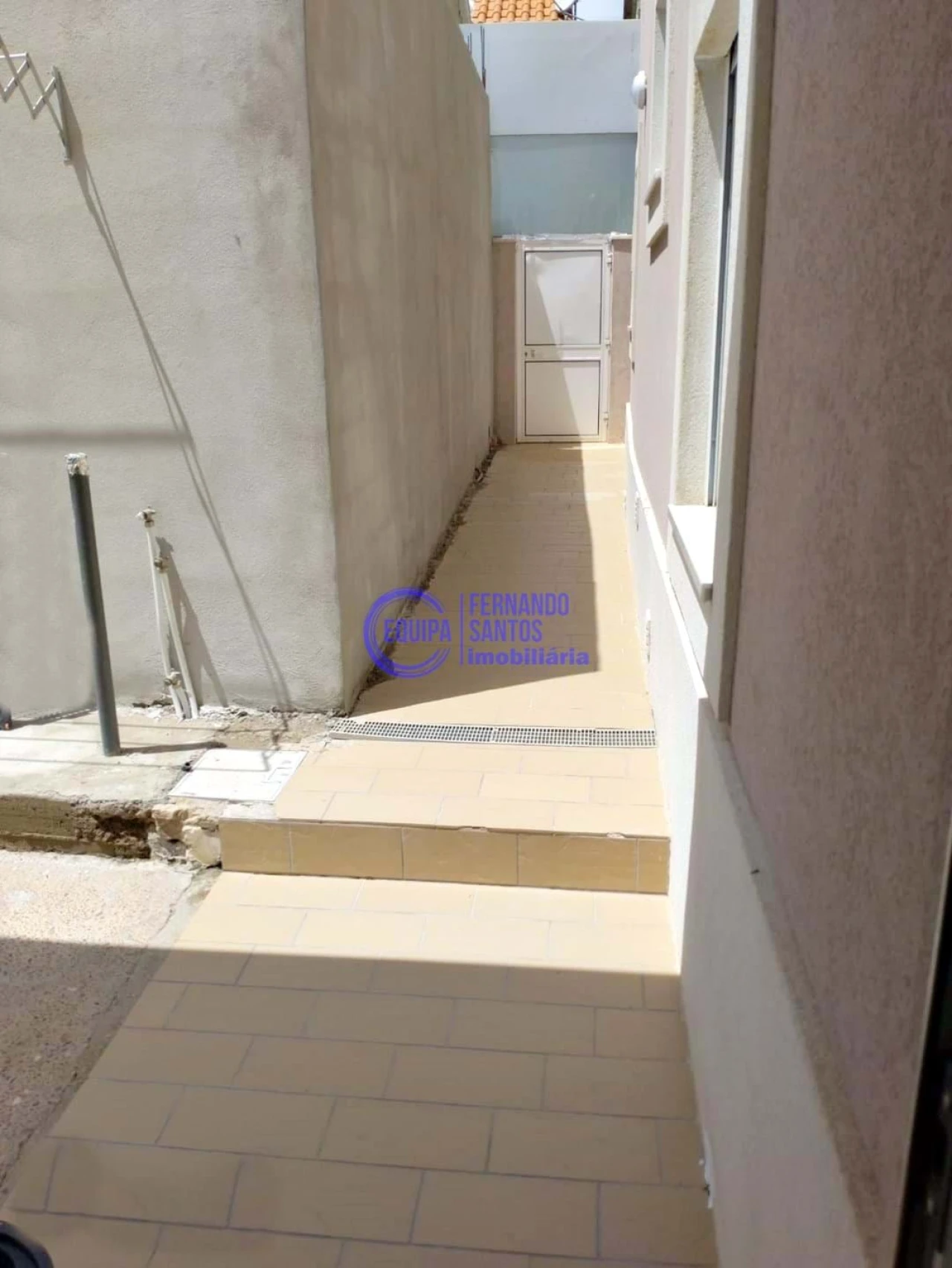Moradia T4 para Venda em Armação de Pera Foto 28