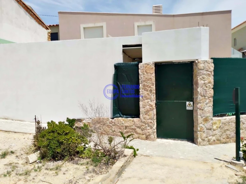 Moradia T4 para Venda em Armação de Pera Foto 33