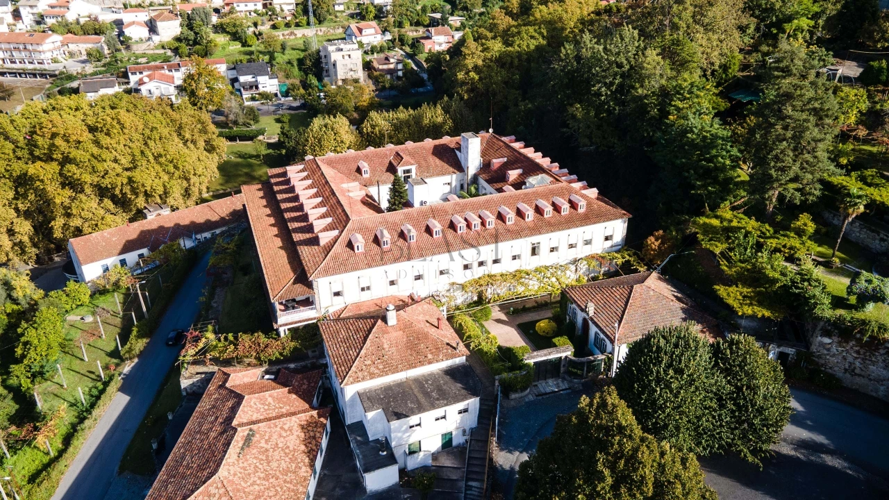 Prédio para Venda em Caldelas, Sequeiros e Paranhos Foto 1