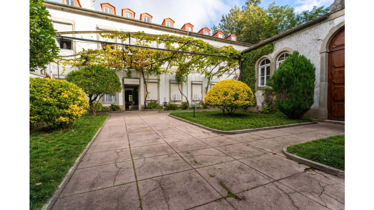 Prédio para Venda em Caldelas, Sequeiros e Paranhos Foto 4
