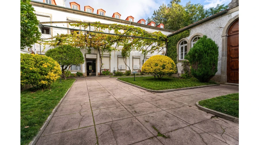 Prédio para Venda em Caldelas, Sequeiros e Paranhos Foto 4