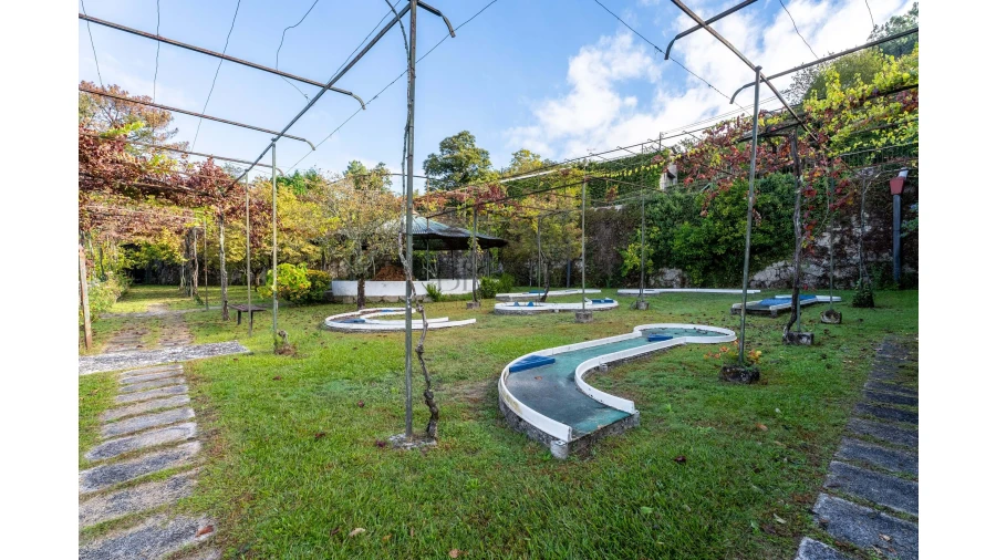 Prédio para Venda em Caldelas, Sequeiros e Paranhos Foto 18