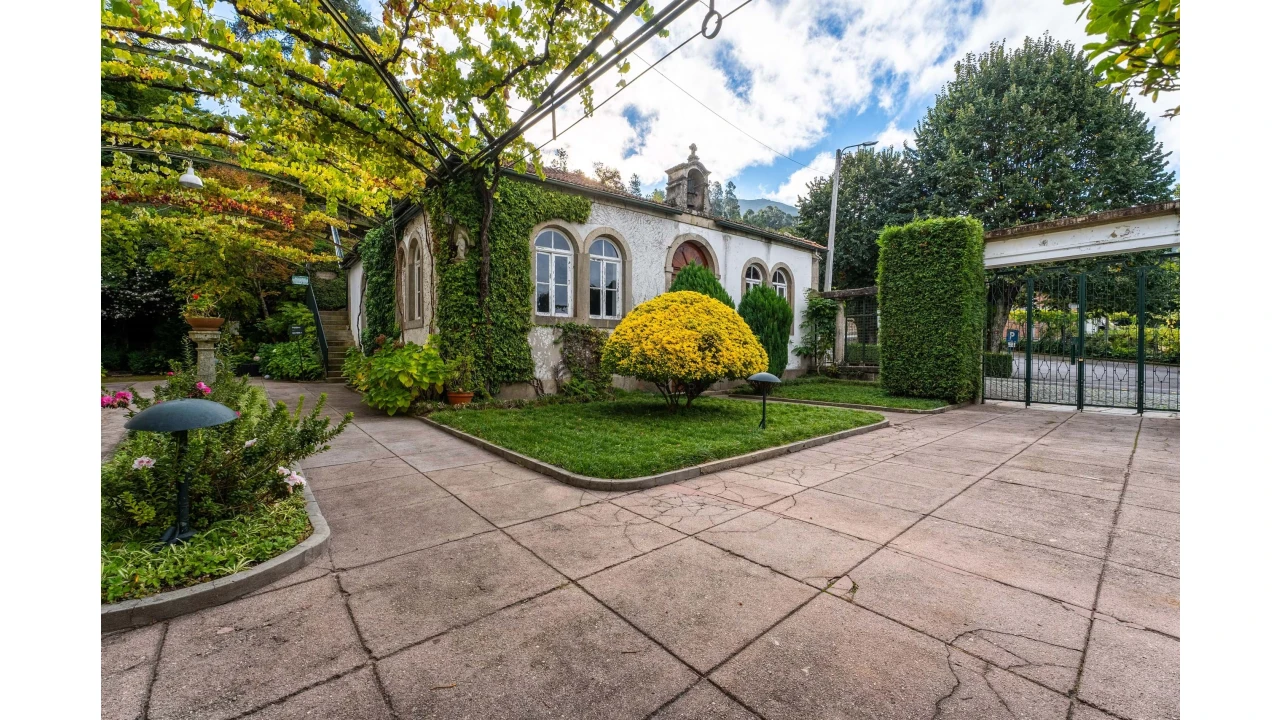 Prédio para Venda em Caldelas, Sequeiros e Paranhos Foto 2