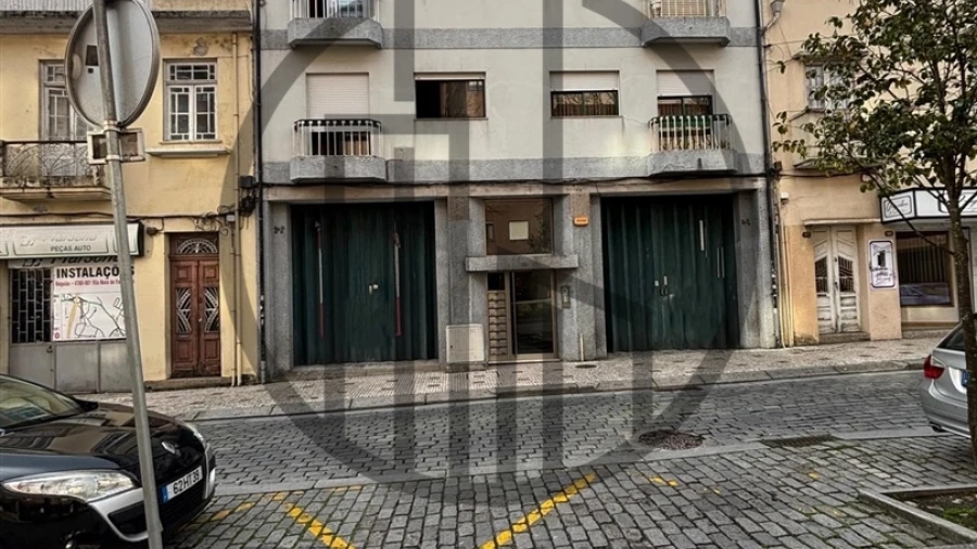 Armazém para Arrendamento em Vila Nova de Famalicão e Calendário