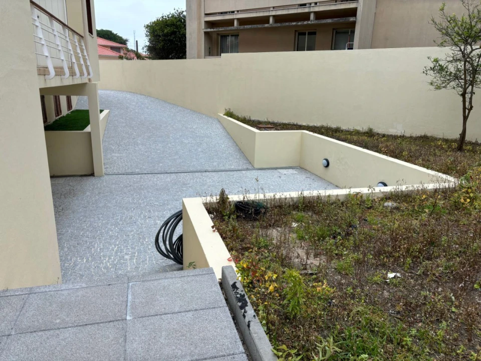 Moradia T4 para Arrendamento em Arcozelo Foto 5