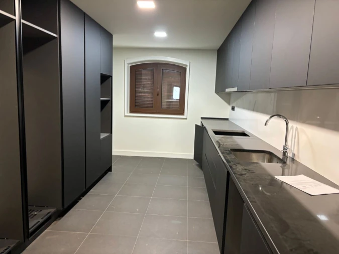 Moradia T4 para Arrendamento em Arcozelo Foto 8