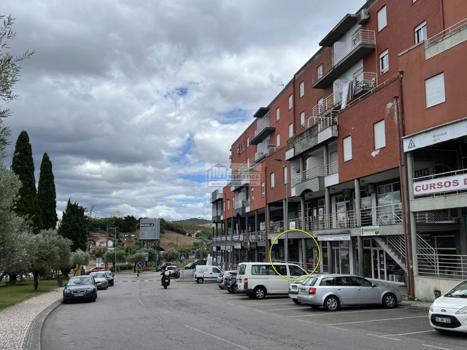 Loja para Venda em Mirandela Foto 4