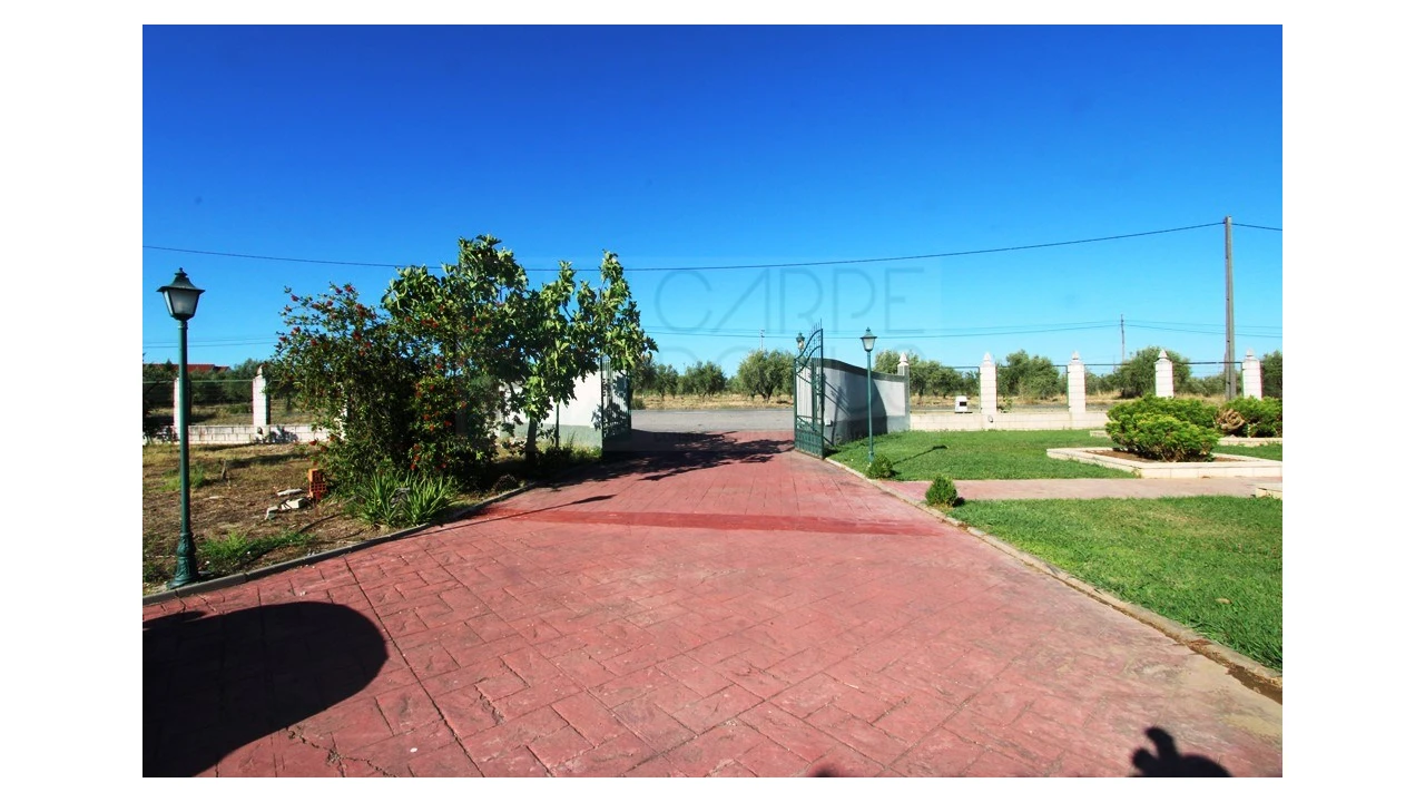 Moradia T4 para Venda em Nossa Senhora da Expectação Foto 8