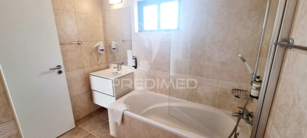 Apartamento para Venda em Estômbar e Parchal
