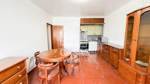Apartamento T1 para Arrendamento em Carcavelos e Parede
