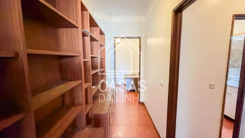 Apartamento T1 para Arrendamento em Carcavelos e Parede