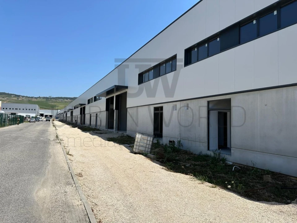 Armazém para Venda em Arruda dos Vinhos Foto 6