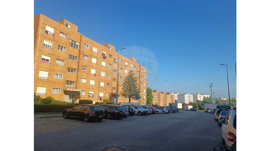 Garagem para Venda em Avintes Foto 1