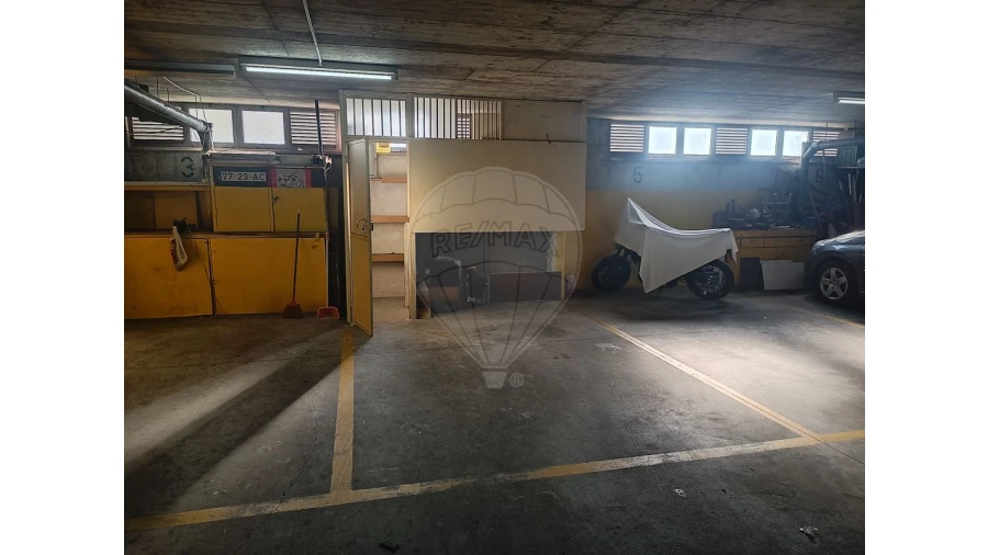 Garagem para Venda em Avintes Foto 6