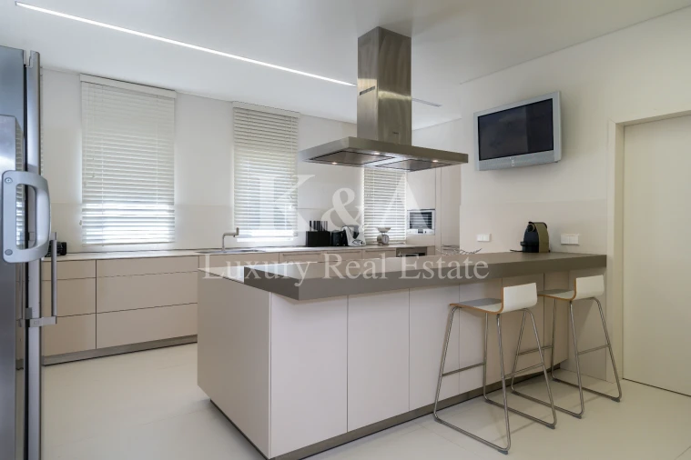 Moradia T7 para Venda em Almancil Foto 9