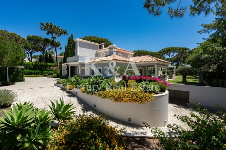 Moradia T7 para Venda em Almancil Foto 5